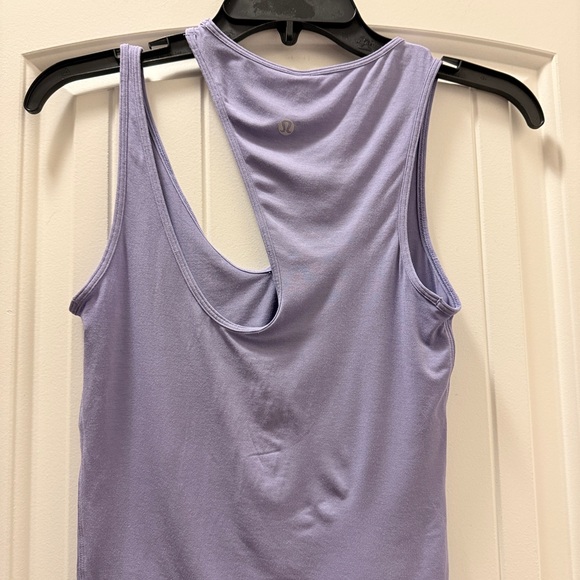 lululemon athletica Lavender Asymmetrical Cutout Tank - Picture 2 of 5